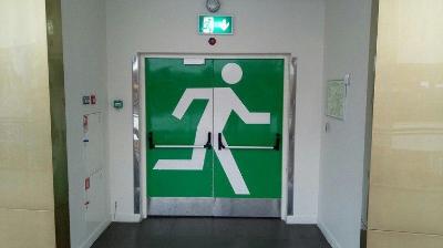 Эвакуационные двери